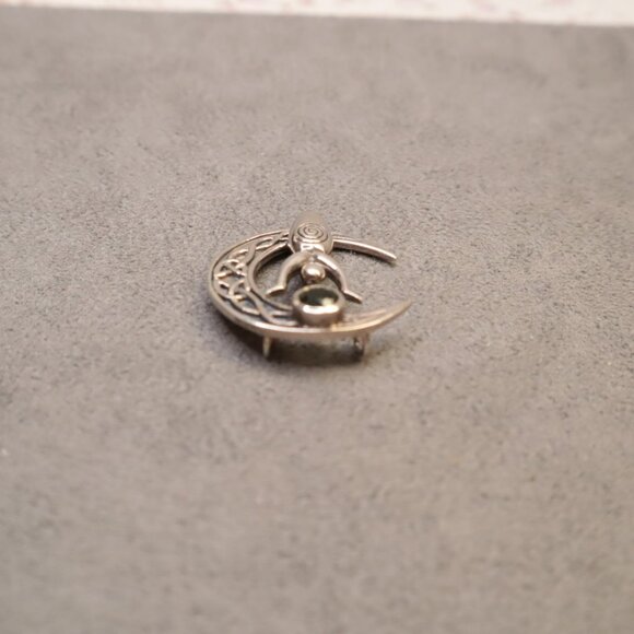 Vintage Sterling Silver Celtic Moon Goddess Pendant with Green Gemstone - Picture 6 of 7